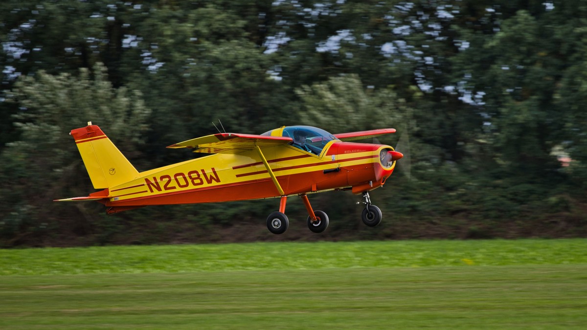 Fly-In vs Road Safari Kenya: Which Fits Your Trip?